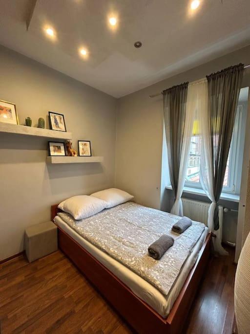 Big Apart - Rynek 8 - Nice View - 3 Rooms - 9 People Wrocław Buitenkant foto