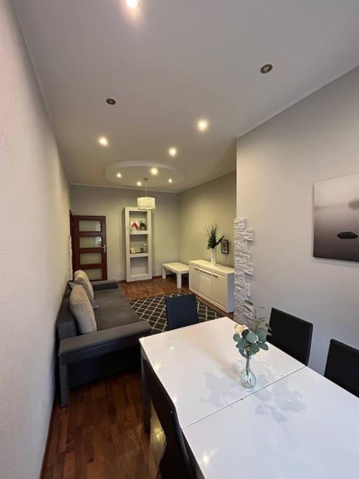 Big Apart - Rynek 8 - Nice View - 3 Rooms - 9 People Wrocław Buitenkant foto